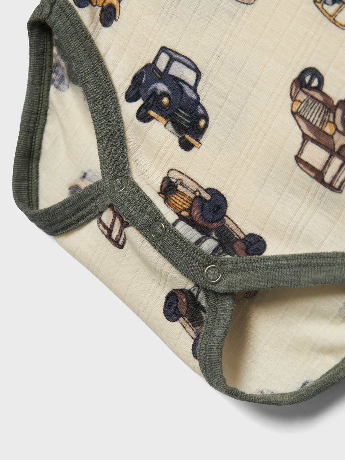 model_shot-front_full